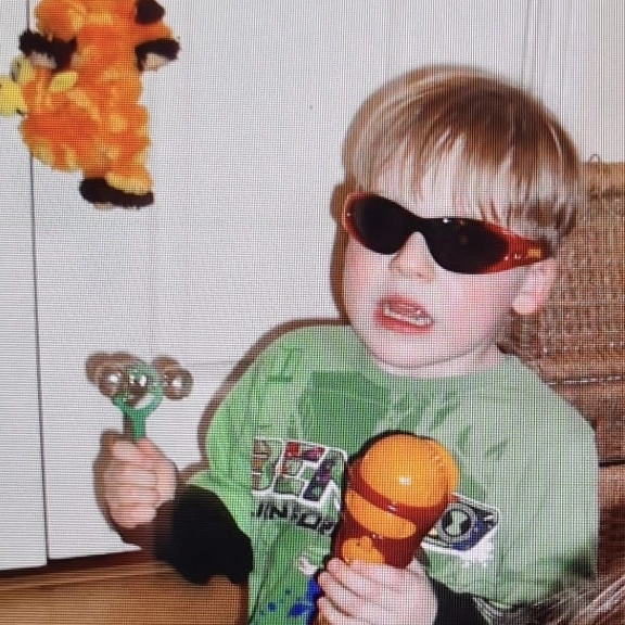 charlieCityy Reflects on Relationships and Regrets Through Upbeat Track “mirror”