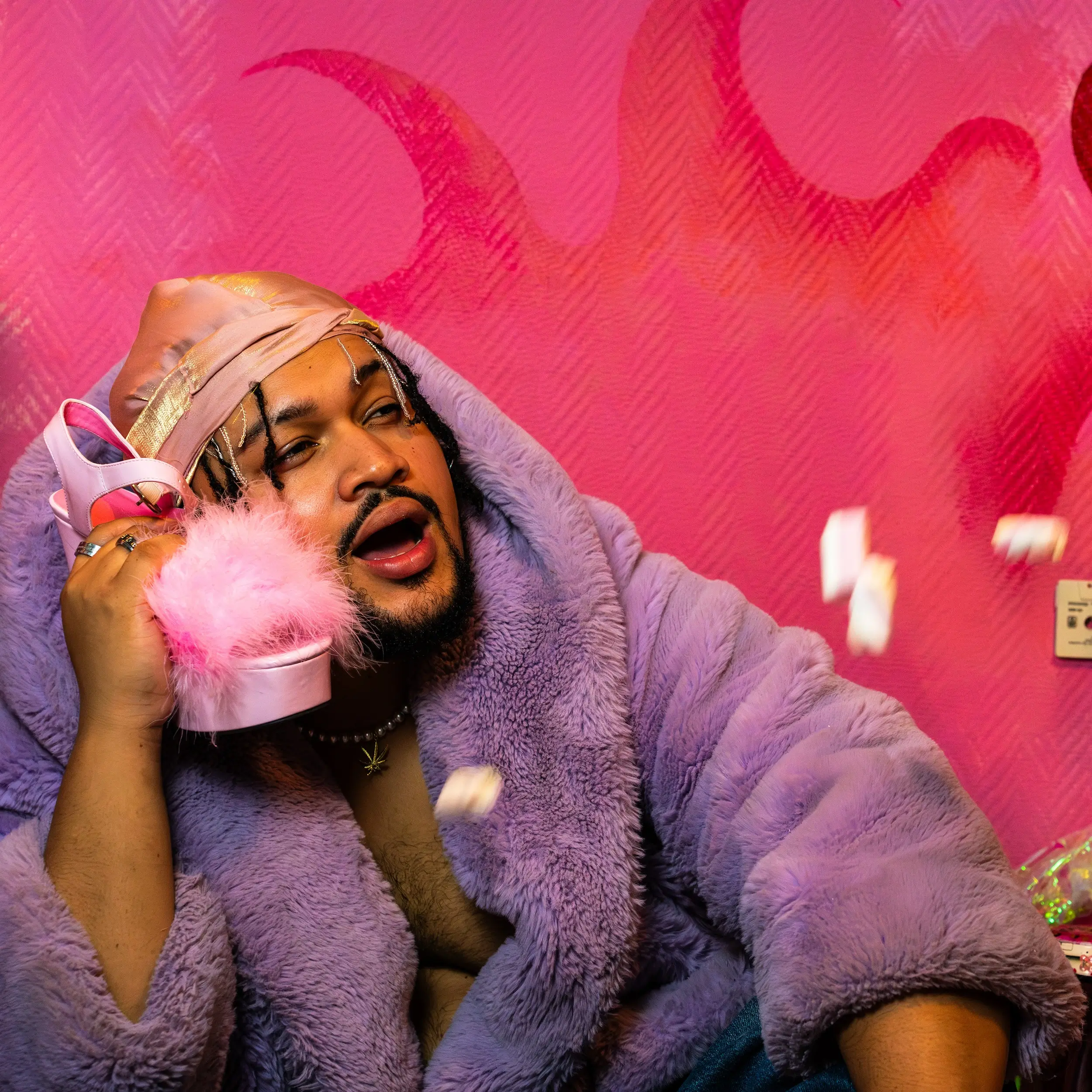 Manneto Spreads Light Grooves In “SLIDE”