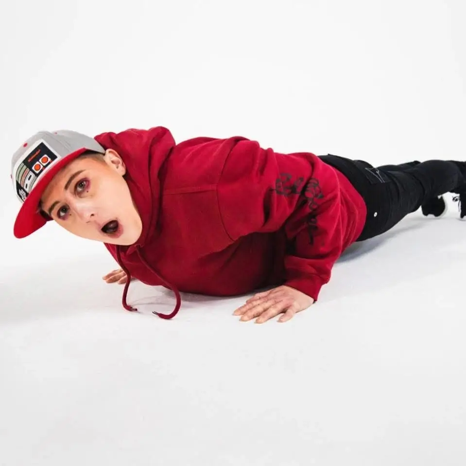 “Chair” by Aleksandra Picariello is not a subtle song